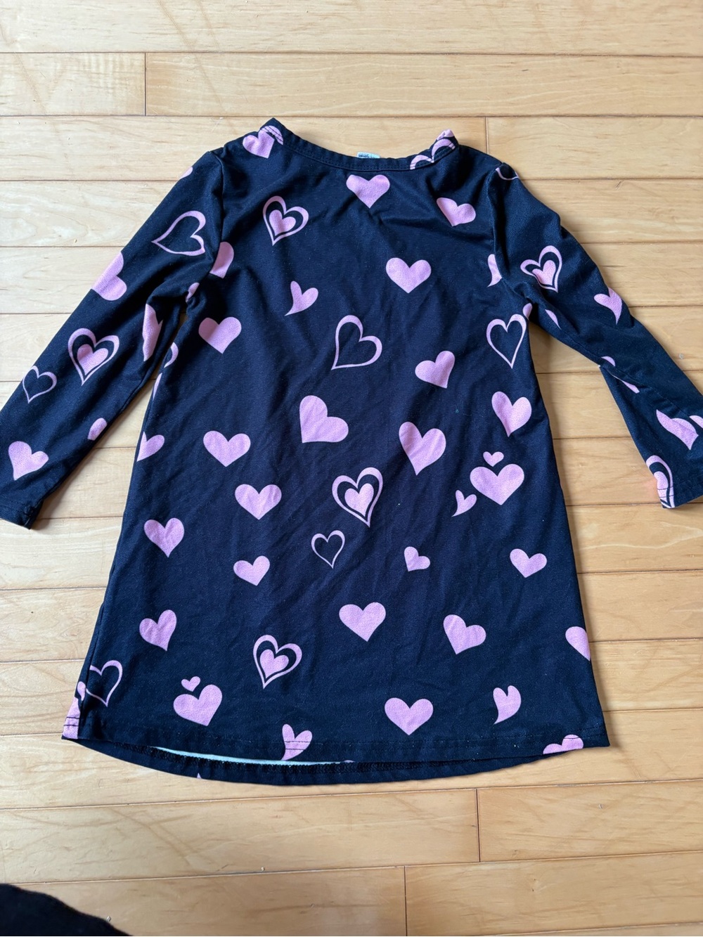 SHEIN Black Long-Sleeve Kids dress with Pink Heart Print